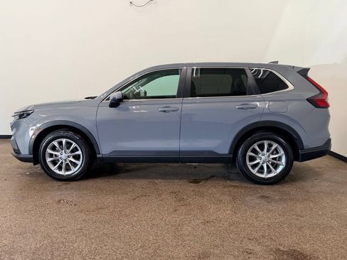 Used 2025 Honda CR-V EX image 2