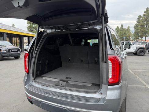 Used 2021 GMC Yukon XL Denali AWD/4WD image 17