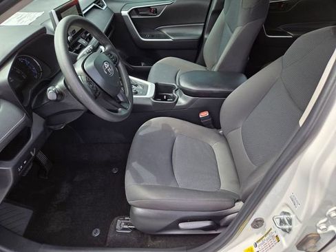 Used 2024 Toyota RAV4 LE image 10