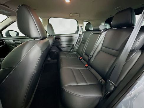 Used 2024 Nissan Rogue SL image 14