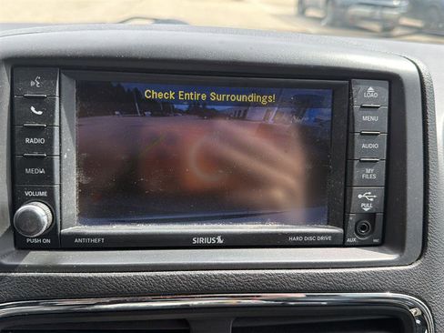 Used 2018 Dodge Grand Caravan SXT FWD image 9