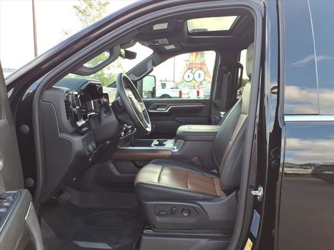 Used 2024 Chevrolet Silverado 2500 High Country w/ High Country Premium Package image 12