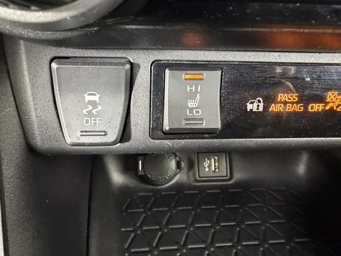 Used 2024 Toyota RAV4 XLE w/ Weather Package AWD/4WD image 22