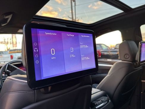 Used 2025 Cadillac Escalade Premium Luxury image 31