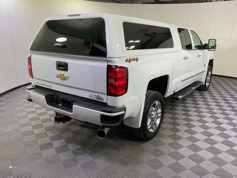 Used 2019 Chevrolet Silverado 2500 High Country w/ Duramax Plus Package image 8