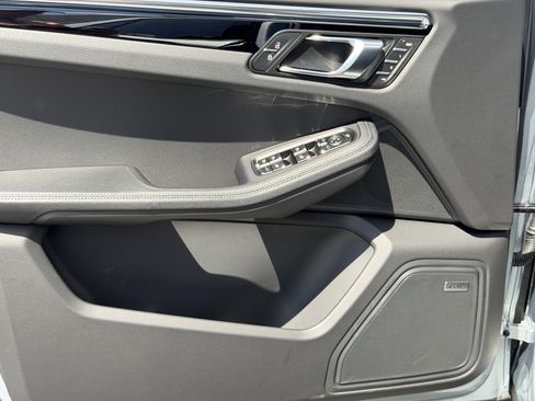 New 2026 Porsche Macan AWD/4WD image 20