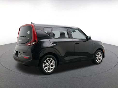 Used 2025 Kia Soul LX w/ LX Technology Package FWD image 9