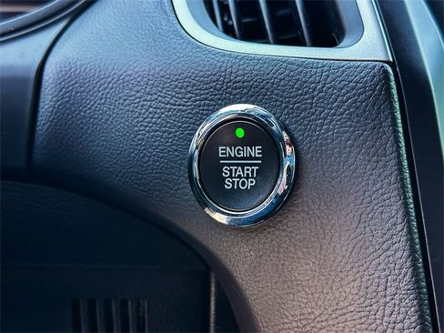 Used 2022 Ford Edge ST-Line image 16