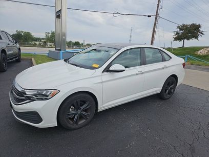 Used 2024 Volkswagen Jetta SE w/ Panoramic Sunroof Package