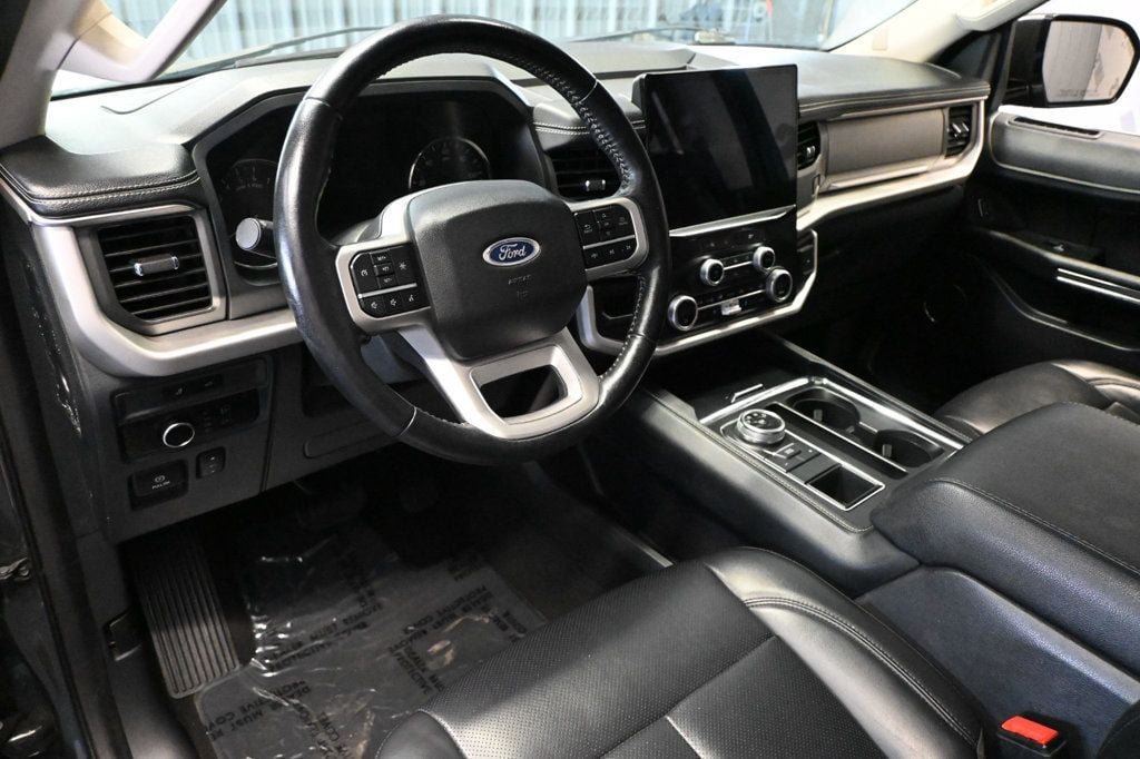 Used 2023 Ford Expedition XLT RWD image 28