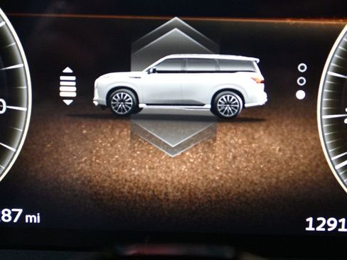 Used 2025 INFINITI QX80 Sensory image 44