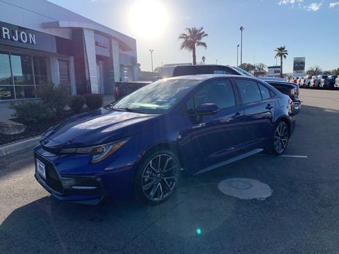 Used 2022 Toyota Corolla SE w/ Carpet Mat Package (TMS) image 2