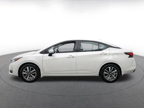 Used 2025 Nissan Versa SV FWD image 5