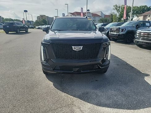 Certified 2026 Cadillac Escalade Platinum Sport w/ LPO, ONYX Package AWD/4WD image 2