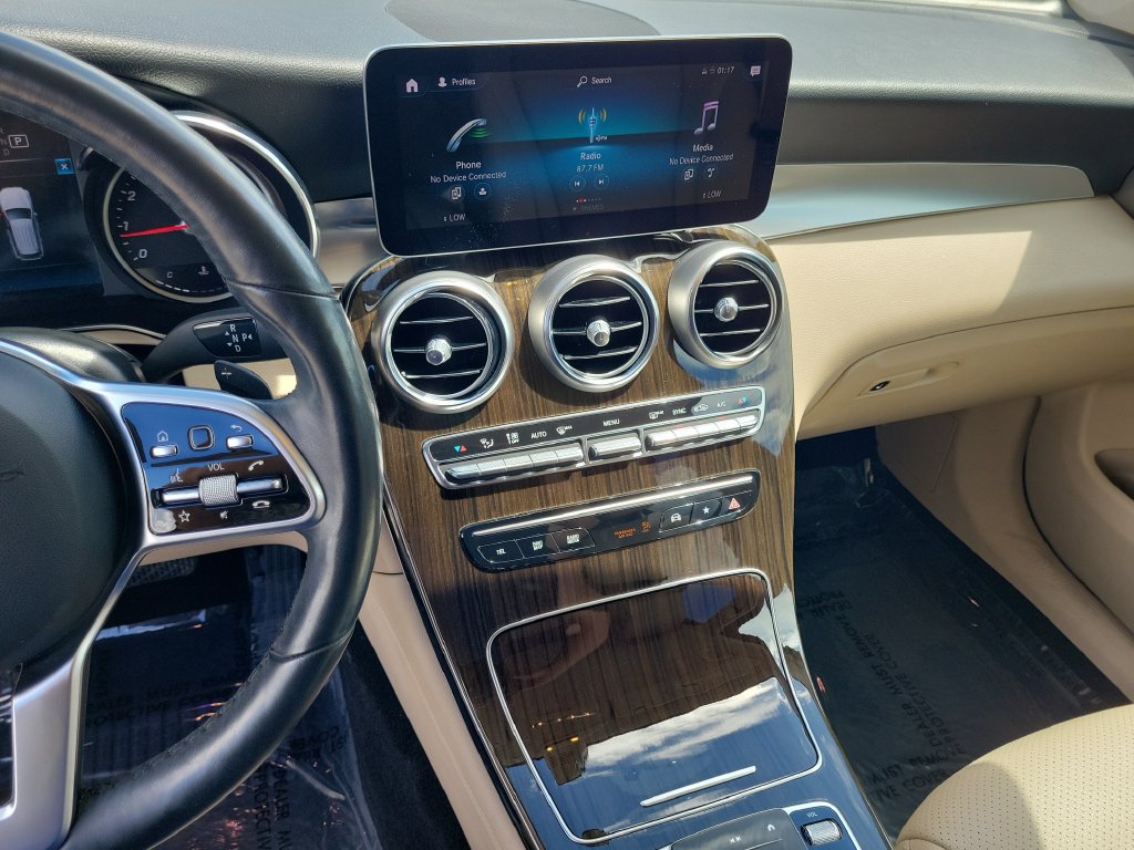Used 2020 Mercedes-Benz GLC 300 4MATIC image 22