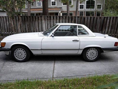 Used 1988 Mercedes-Benz 560 SL image 3