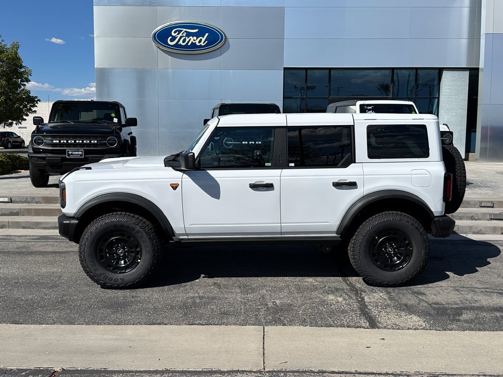 New 2026 Ford Bronco Badlands w/ Sasquatch Package AWD/4WD image 3