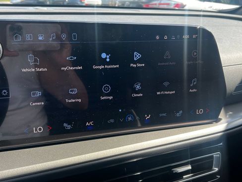 New 2026 Chevrolet Traverse LT w/ Sun and Wheel Package FWD image 8