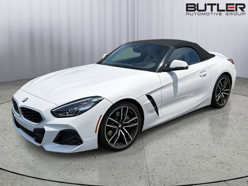 Certified 2023 BMW Z4 sDrive30i w/ Premium Package RWD image 2