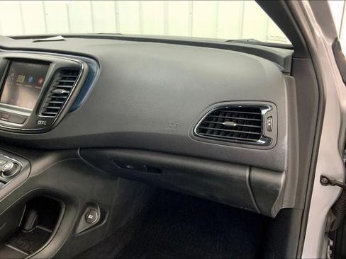 Used 2015 Chrysler 200 S w/ Navigation & Sound Group I image 17