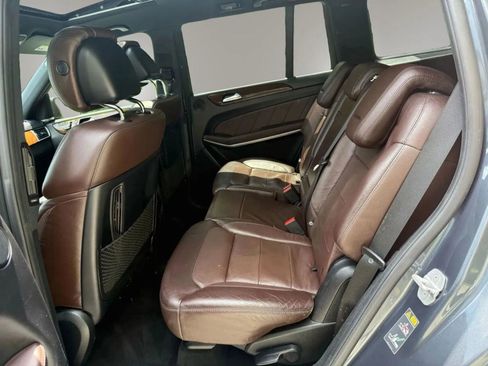 Used 2014 Mercedes-Benz GL 550 4MATIC image 18
