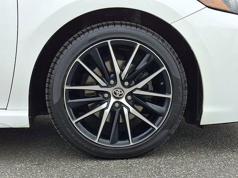 Used 2021 Toyota Camry SE image 8