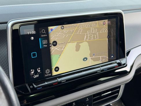 Certified 2024 Volkswagen Atlas Cross Sport SEL R-Line image 22