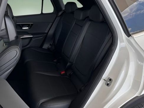 Used 2024 Mercedes-Benz GLC 300 GLC 300 image 35