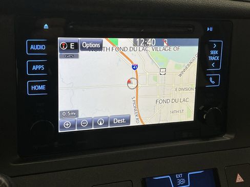 Used 2017 Toyota Sienna XLE Premium image 5