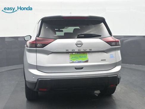 Used 2025 Nissan Rogue SV AWD/4WD image 6
