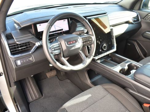 Used 2025 GMC Acadia Elevation image 13