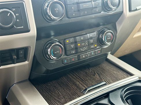 Used 2020 Ford F250 Lariat w/ Lariat Value Package image 14