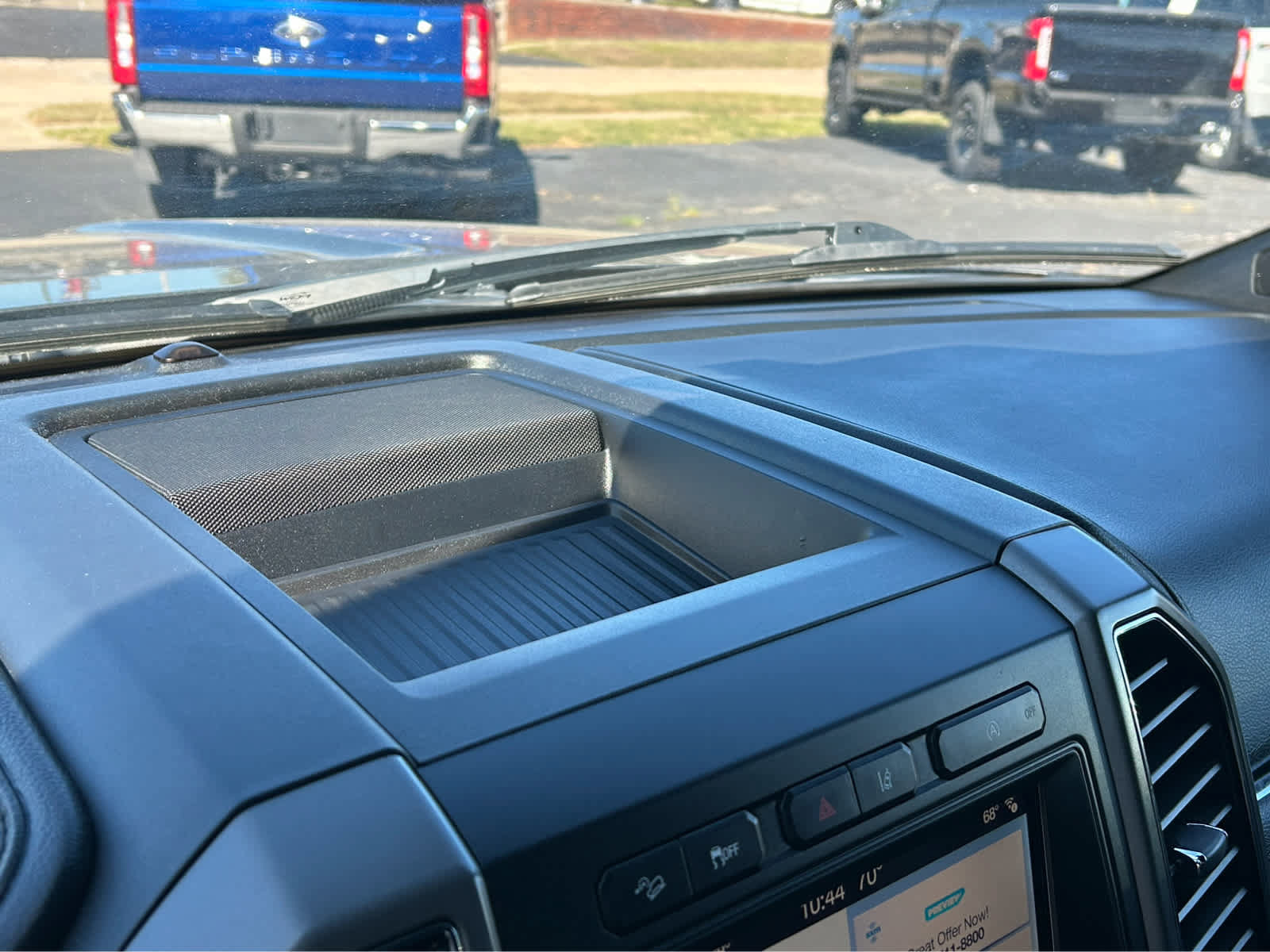 Used 2019 Ford Expedition XLT w/ Equipment Group 202A AWD/4WD image 54