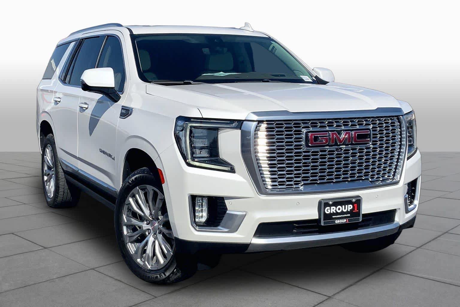 Used 2021 GMC Yukon Denali w/ Denali Ultimate Package AWD/4WD image 3
