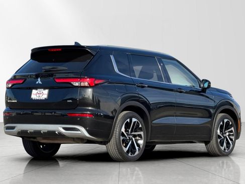 Used 2022 Mitsubishi Outlander SEL image 3