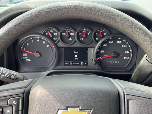Used 2023 Chevrolet Silverado 1500 Custom AWD/4WD image 9
