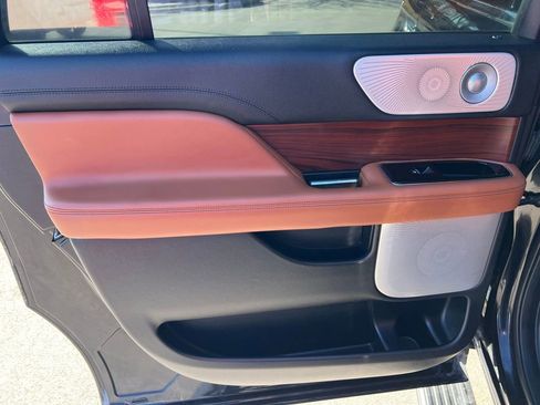 Used 2021 Lincoln Navigator L Reserve w/ Luxury Package image 17