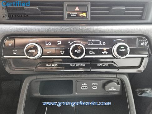 Certified 2023 Honda Pilot Touring image 17