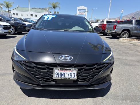 Used 2023 Hyundai Elantra SEL w/ Convenience Package FWD image 3