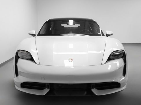 Certified 2021 Porsche Taycan Turbo image 8