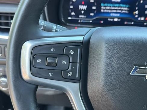 Used 2023 Chevrolet Suburban Z71 w/ Luxury Package AWD/4WD image 25
