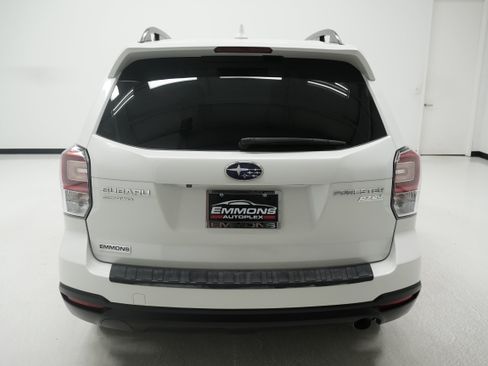 Used 2017 Subaru Forester 2.5i Touring AWD/4WD image 5