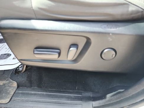 Used 2020 Toyota Tundra SR5 w/ SR5 Convenience Package image 15