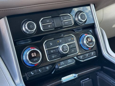 Used 2022 GMC Yukon Denali image 24