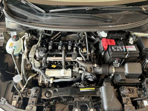 Used 2025 Nissan Versa SV image 27