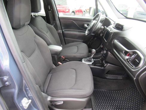 Used 2020 Jeep Renegade Altitude FWD image 21