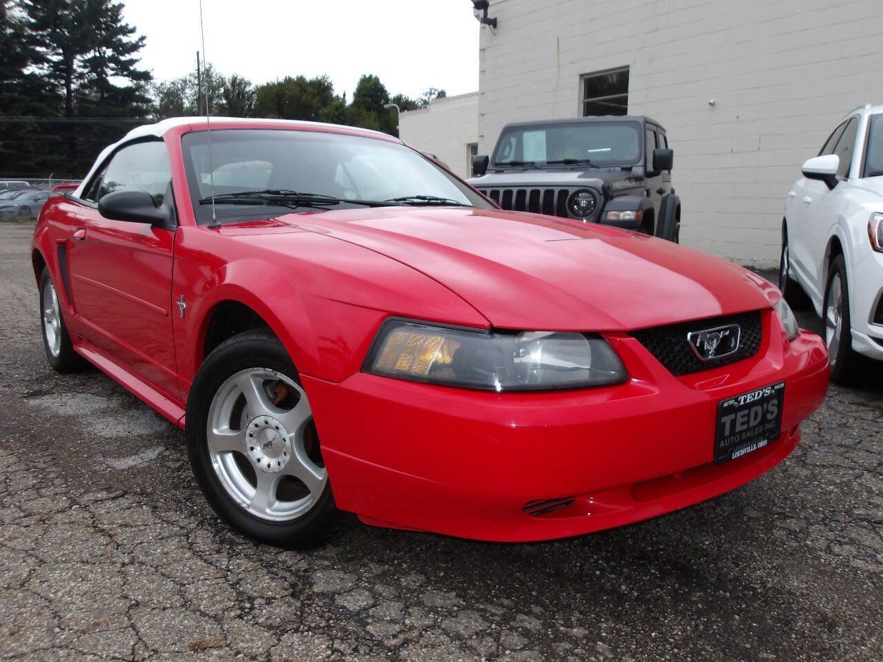 Used 2003 Ford Mustang Convertible RWD image 7