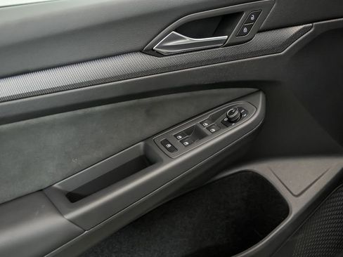 Certified 2025 Volkswagen GTI SE FWD image 10