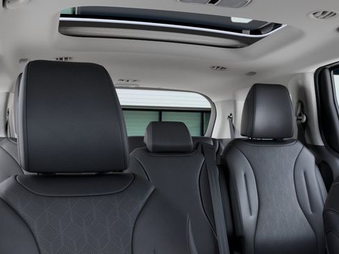 New 2026 Kia Carnival Hybrid FWD image 28