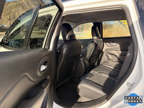 Used 2022 Jeep Cherokee Latitude Lux image 24